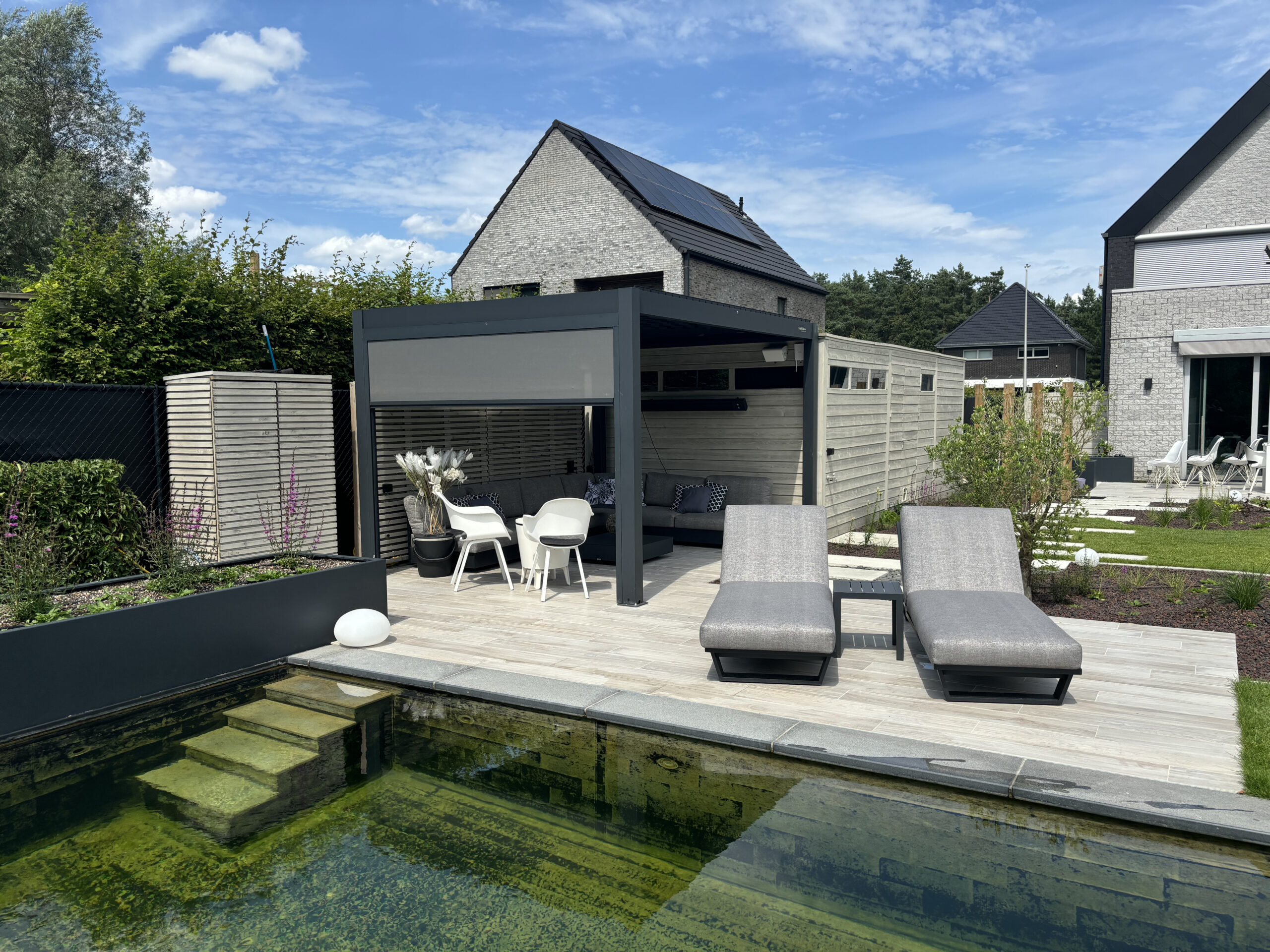 Aluminium pergola