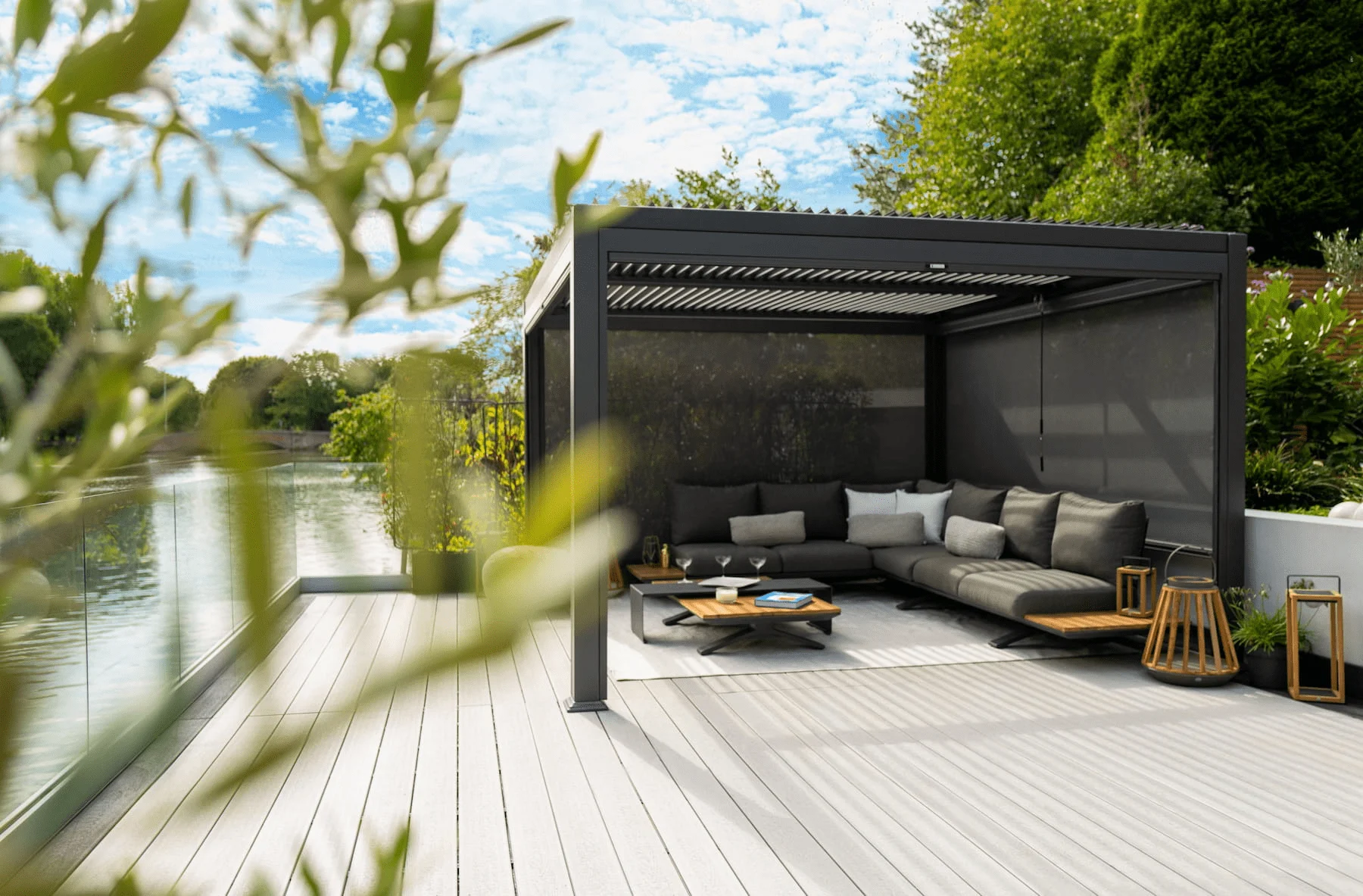 Aluminium pergola