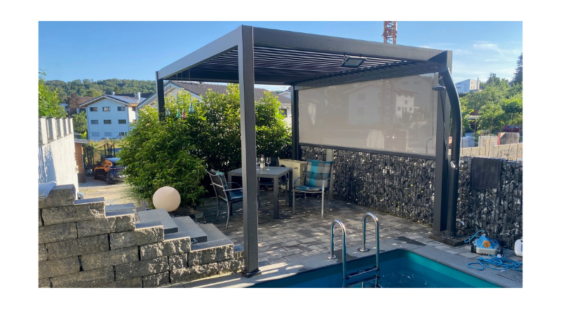 Pergola bij zwembad